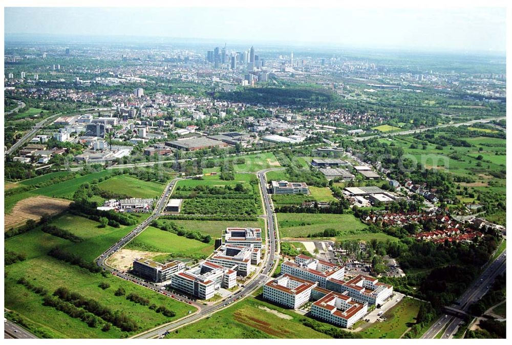 Frankfurt am Main from the bird's eye view: Immobilienkomplex der HVB-Immobilienmanagement Ag am Eschborner Dreieck in Frankfurt am Main