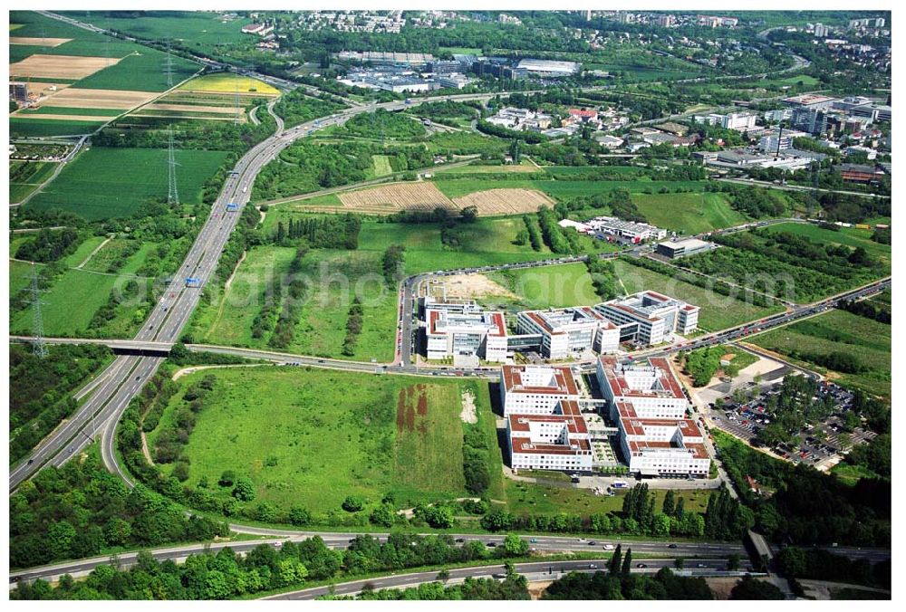 Aerial photograph Frankfurt am Main - Immobilienkomplex der HVB-Immobilienmanagement Ag am Eschborner Dreieck in Frankfurt am Main