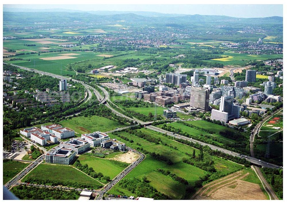 Frankfurt am Main from the bird's eye view: Immobilienkomplex der HVB-Immobilienmanagement AG am Eschborner Dreieck in Frankfurt/Main