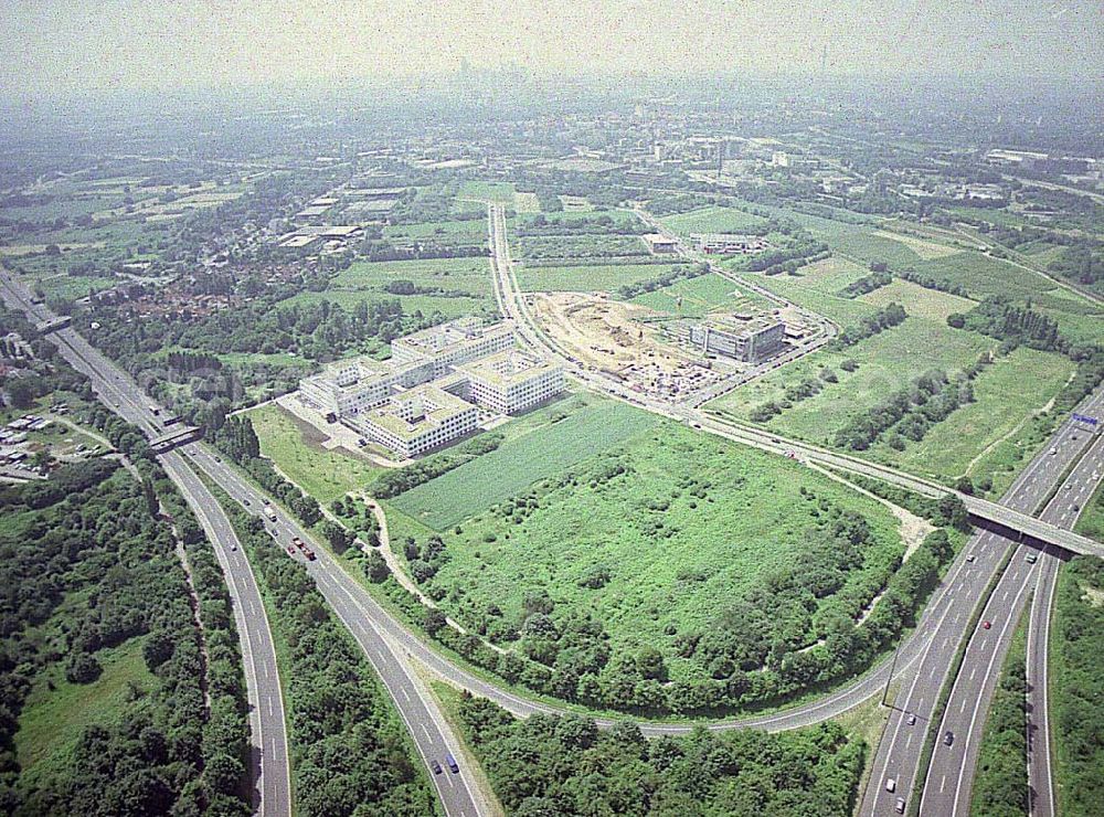 Aerial image Frankfurt am Main - Immobilienkomplex der HVB-Immobilienmanagement AG am Eschborner Dreieck in Frankfurt / Main.