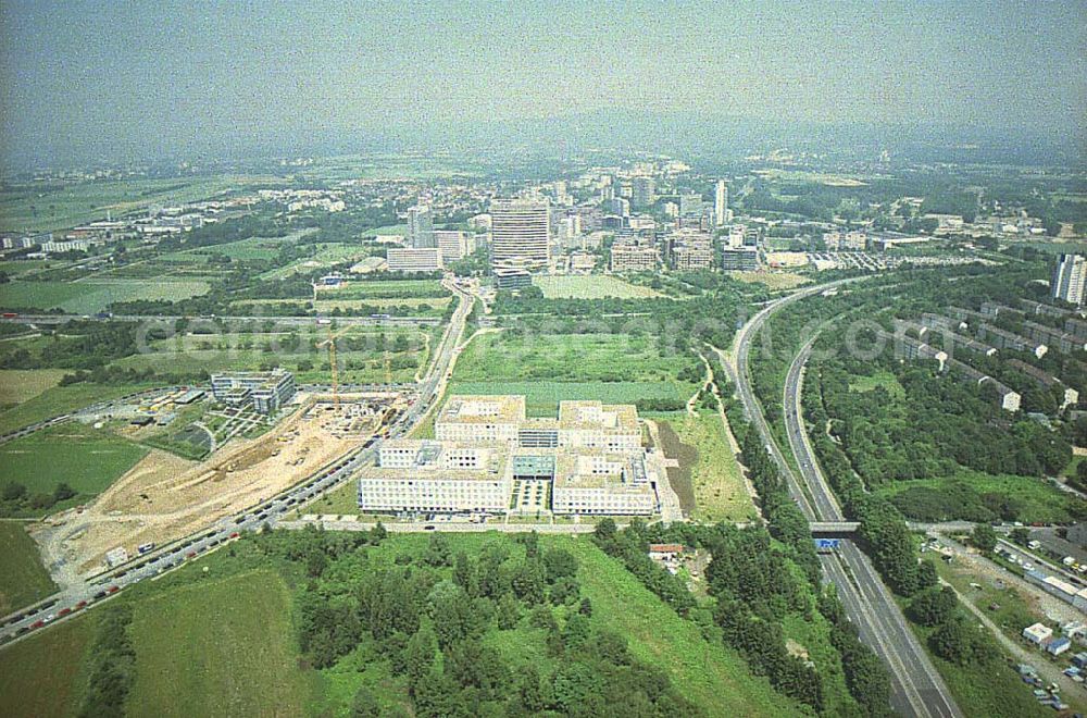 Aerial photograph Frankfurt am Main - Immobilienkomplex der HVB-Immobilienmanagement AG am Eschborner Dreieck in Frankfurt / Main.