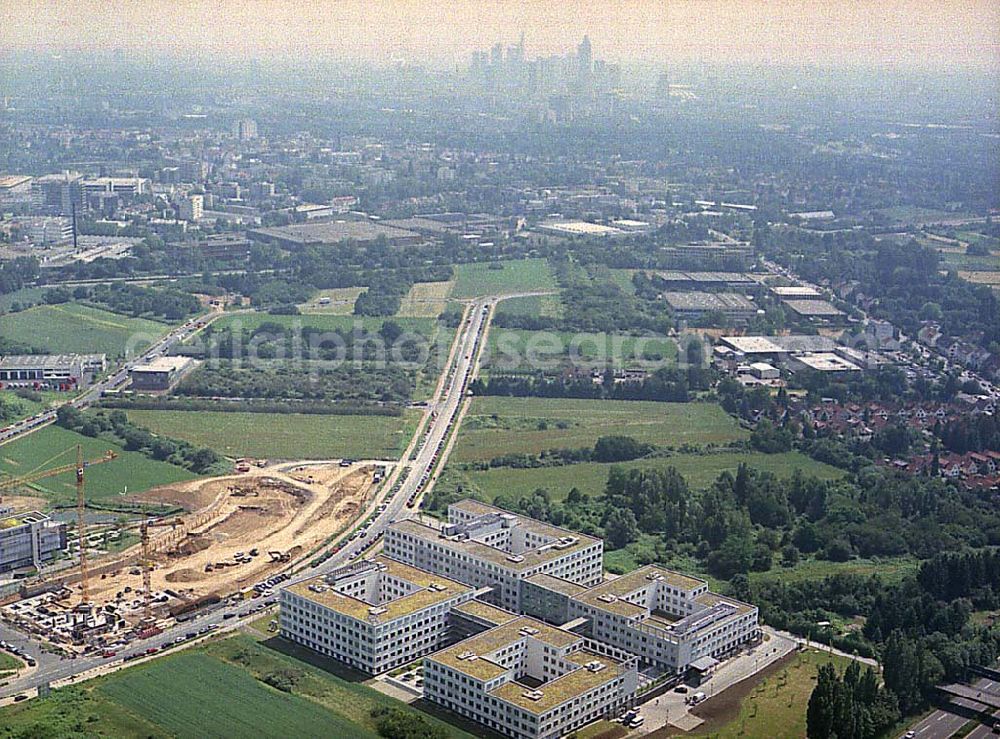 Aerial image Frankfurt am Main - Immobilienkomplex der HVB-Immobilienmanagement AG am Eschborner Dreieck in Frankfurt / Main.