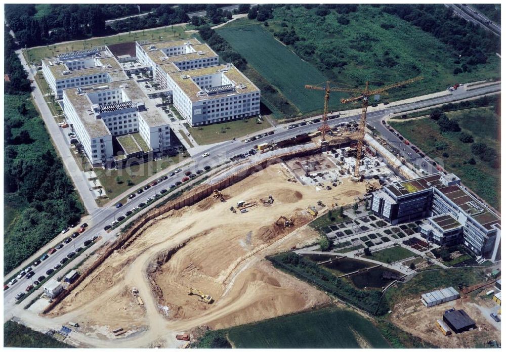 Aerial photograph Frankfurt am Main - Immobilienkomplex der HVB-Immobilienmanagement AG am Eschborner Dreieck in Frankfurt / Main.