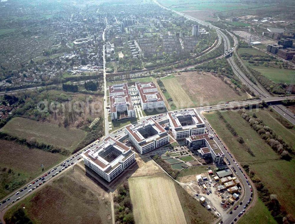 Frankfurt am Main from the bird's eye view: Immobilienkomplex der HVB- Immobilienmanagement AG am Eschborner Dreieck in Frankfurt/ Main. Ort:Hessen, Frankfurt/ Main