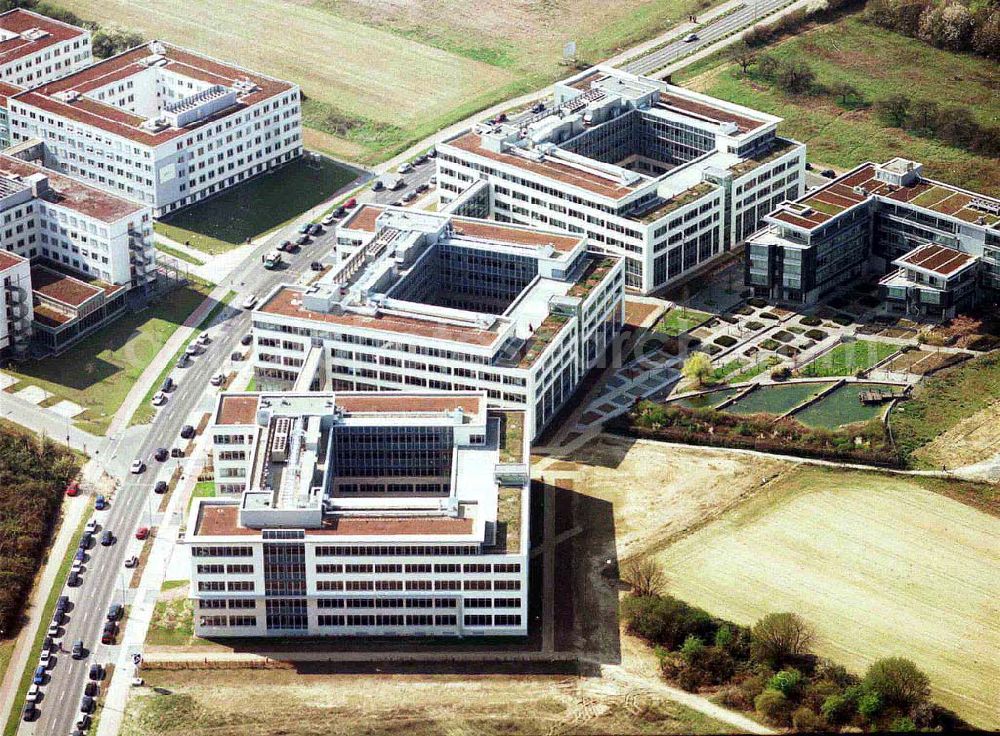 Frankfurt am Main from above - Immobilienkomplex der HVB- Immobilienmanagement AG am Eschborner Dreieck in Frankfurt/ Main. Ort:Hessen, Frankfurt/ Main