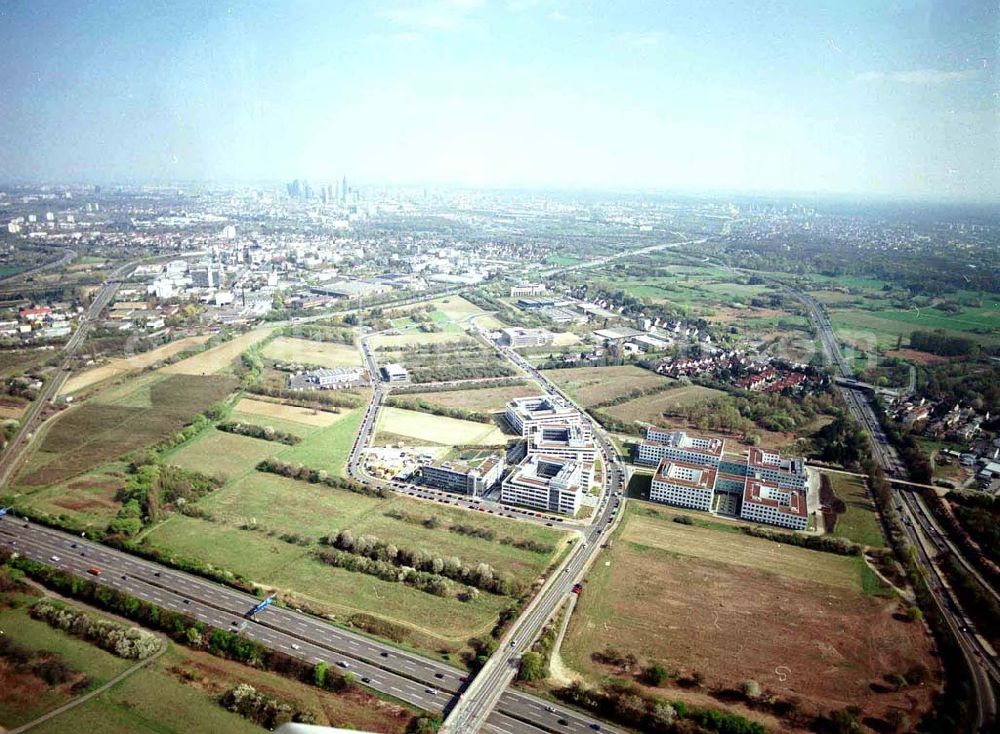 Aerial image Frankfurt am Main - Immobilienkomplex der HVB- Immobilienmanagement AG am Eschborner Dreieck in Frankfurt/ Main. Ort:Hessen, Frankfurt/ Main