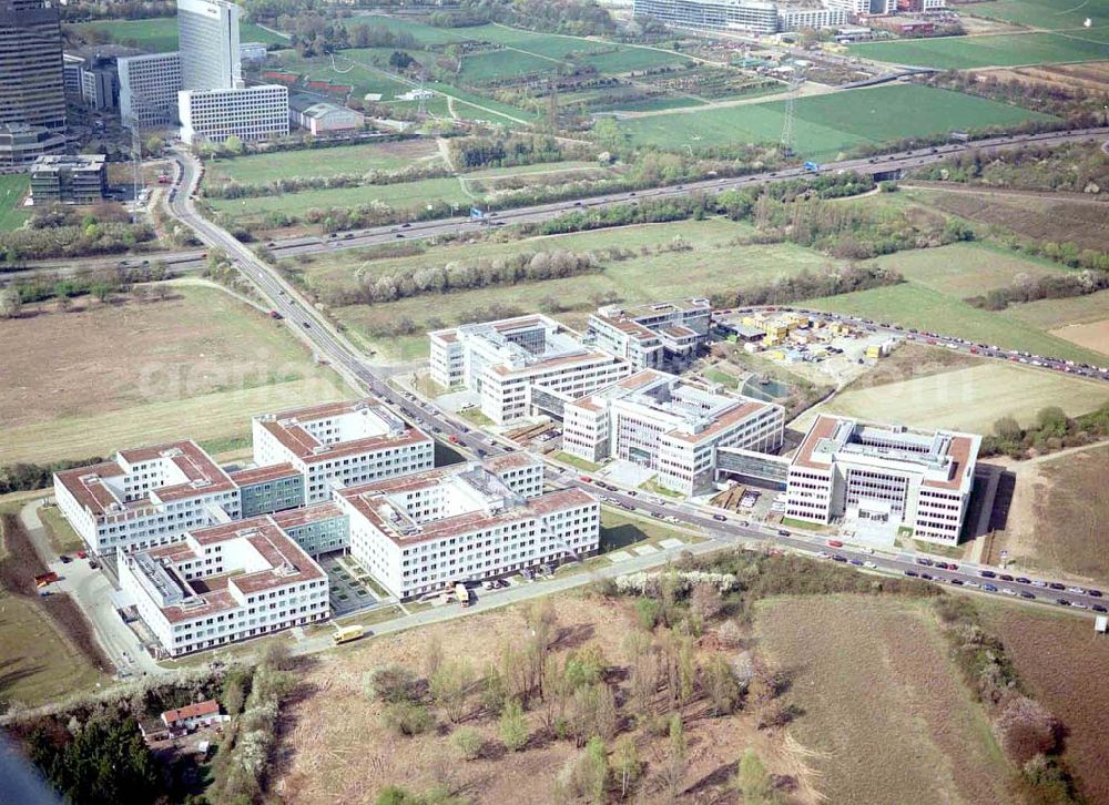 Frankfurt am Main from above - Immobilienkomplex der HVB- Immobilienmanagement AG am Eschborner Dreieck in Frankfurt/ Main. Ort:Hessen, Frankfurt/ Main