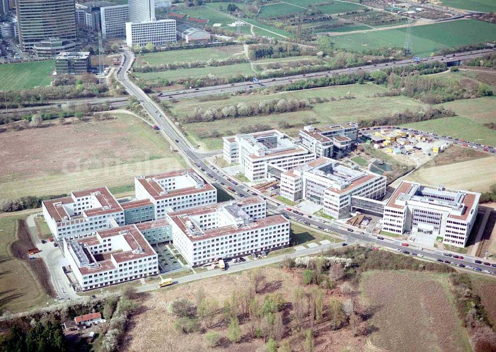 Frankfurt am Main from the bird's eye view: Immobilienkomplex der HVB- Immobilienmanagement AG am Eschborner Dreieck in Frankfurt/ Main. Ort:Hessen, Frankfurt/ Main