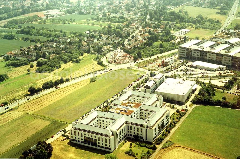 Frankfurt am Main from the bird's eye view: Immobilienkomplex der HVB-Immobilienmanagement AG in Schwalbach / Taunus. Sitz der EMC Deutschland GmbH Hauptverwaltung, Am Kronberger Hang 2a,65824 Schwalbach/Taunus Tel.: 0 61 96 / 47 28-0 Fax: 0 61 96 / 47 28-218 Vertretungsberechtigter: Wolfgang Kroh E-Mail: german_marketing@emc.com 18.06.2002