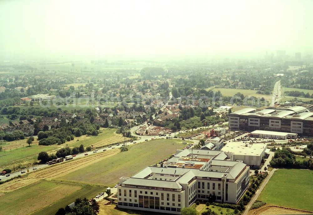 Aerial image Frankfurt am Main - Immobilienkomplex der HVB-Immobilienmanagement AG in Schwalbach / Taunus. Sitz der EMC Deutschland GmbH Hauptverwaltung, Am Kronberger Hang 2a,65824 Schwalbach/Taunus Tel.: 0 61 96 / 47 28-0 Fax: 0 61 96 / 47 28-218 Vertretungsberechtigter: Wolfgang Kroh E-Mail: german_marketing@emc.com 18.06.2002