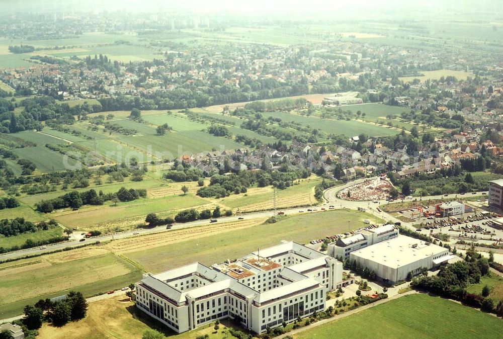 Aerial photograph Frankfurt am Main - Immobilienkomplex der HVB-Immobilienmanagement AG in Schwalbach / Taunus. Sitz der EMC Deutschland GmbH Hauptverwaltung, Am Kronberger Hang 2a,65824 Schwalbach/Taunus Tel.: 0 61 96 / 47 28-0 Fax: 0 61 96 / 47 28-218 Vertretungsberechtigter: Wolfgang Kroh E-Mail: german_marketing@emc.com 18.06.2002