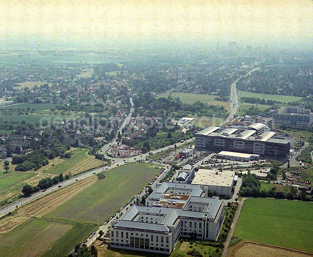 Aerial photograph Schwalbach/Taunus - Immobilienkomplex der HVB-Immobilienmanagement AG in Schwalbach / Taunus. Sitz der EMC Deutschland GmbH Hauptverwaltung, Am Kronberger Hang 2a,65824 Schwalbach/Taunus Tel.: 0 61 96 / 47 28-0 Fax: 0 61 96 / 47 28-218 Vertretungsberechtigter: Wolfgang Kroh E-Mail: german_marketing@emc.com 18.06.2002