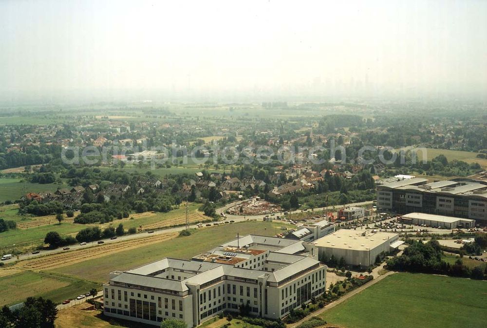 Schwalbach/Taunus from above - Immobilienkomplex der HVB-Immobilienmanagement AG in Schwalbach / Taunus. Sitz der EMC Deutschland GmbH Hauptverwaltung, Am Kronberger Hang 2a,65824 Schwalbach/Taunus Tel.: 0 61 96 / 47 28-0 Fax: 0 61 96 / 47 28-218 Vertretungsberechtigter: Wolfgang Kroh E-Mail: german_marketing@emc.com 18.06.2002