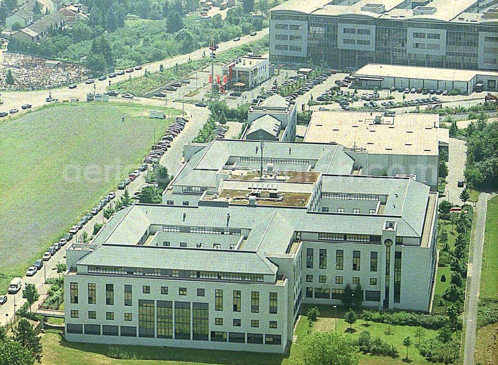 Schwalbach/Taunus from the bird's eye view: Immobilienkomplex der HVB-Immobilienmanagement AG in Schwalbach / Taunus. Sitz der EMC Deutschland GmbH Hauptverwaltung, Am Kronberger Hang 2a,65824 Schwalbach/Taunus Tel.: 0 61 96 / 47 28-0 Fax: 0 61 96 / 47 28-218 Vertretungsberechtigter: Wolfgang Kroh E-Mail: german_marketing@emc.com 18.06.2002