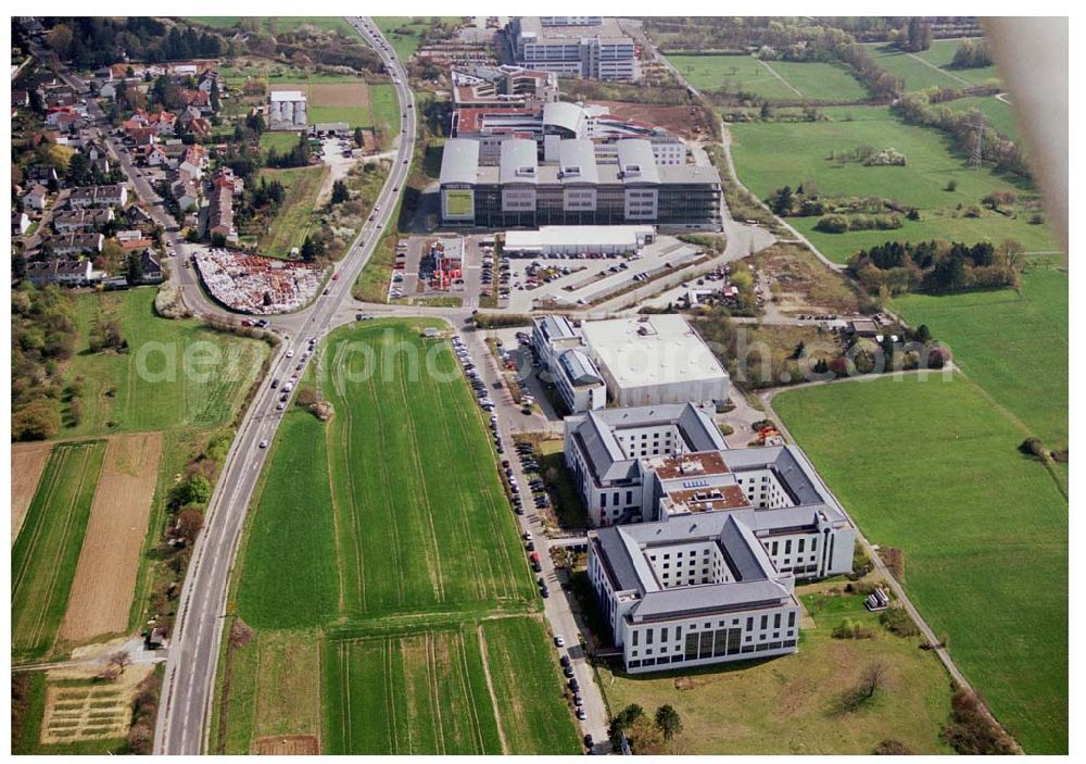 Schwalbach / Taunus - Hessen from the bird's eye view: Immobilienkomplex der HVB-Immobilienmanagement AG in Schwalbach / Taunus. Sitz der EMC Deutschland GmbH Hauptverwaltung, Am Kronberger Hang 2a,65824 Schwalbach/Taunus Tel.: 0 61 96 / 47 28-0 Fax: 0 61 96 / 47 28-218 Vertretungsberechtigter: Wolfgang Kroh E-Mail: german_marketing@emc.com 14.04.2004