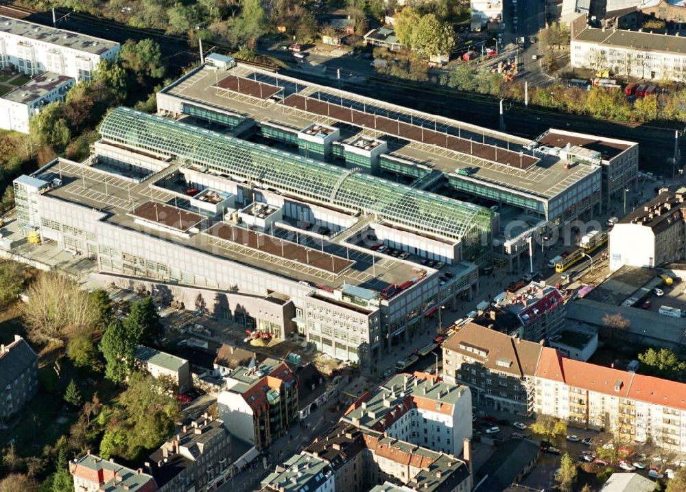 Aerial image Berlin - Köpenick - Einkaufszentrum FORUM Köpenick der FUNDUS FONDS-Verwaltungen GmbH (Hohenstaufenring 57 in 50674 Köln, Tel.: 0211,20070) in Berlin-Köpenick.