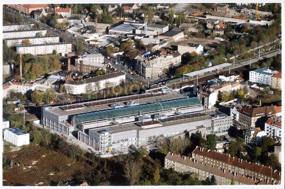 Berlin - Köpenick from above - Einkaufszentrum FORUM Köpenick der FUNDUS FONDS-Verwaltungen GmbH (Hohenstaufenring 57 in 50674 Köln, Tel.: 0211,20070) in Berlin-Köpenick.