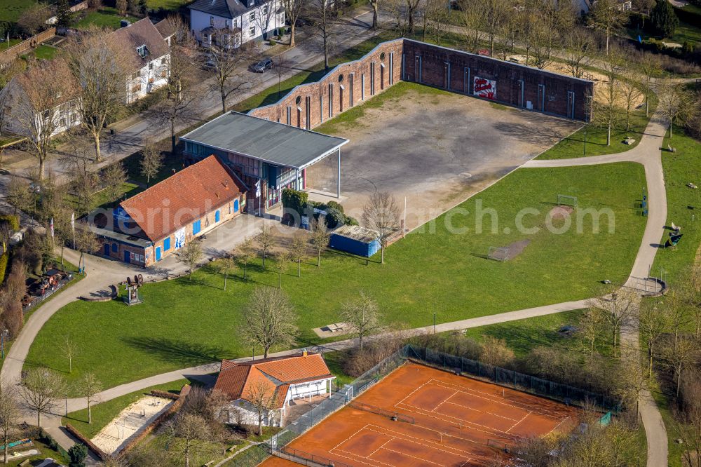 Aerial photograph Fröndenberg/Ruhr - Industrial monument of the technical plants and production halls of the premises Westfaelisches KettenschmiedeMuseum - KulturSchmiede Froendenberg/Ruhr on Ruhrstrasse in Froendenberg/Ruhr in the state North Rhine-Westphalia, Germany