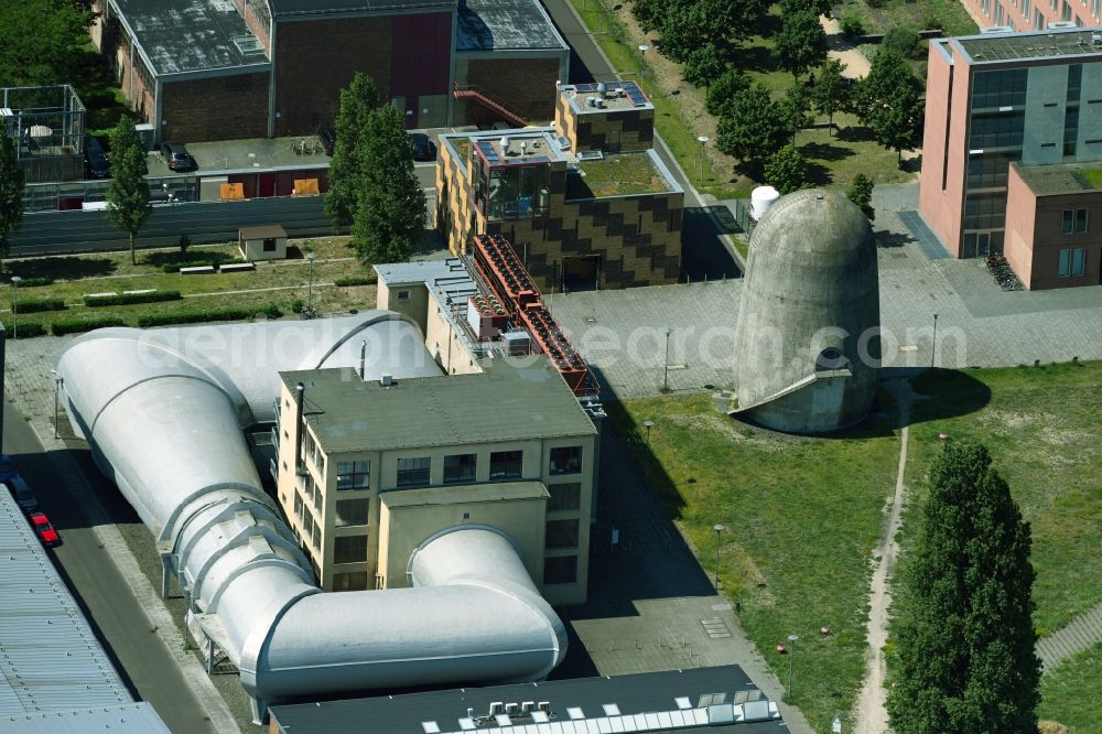 Aerial photograph Berlin - Industrial monument of the technical plants and production halls of the premises Wind tunnel ond spin tower in the district Adlershof in Berlin, Germany