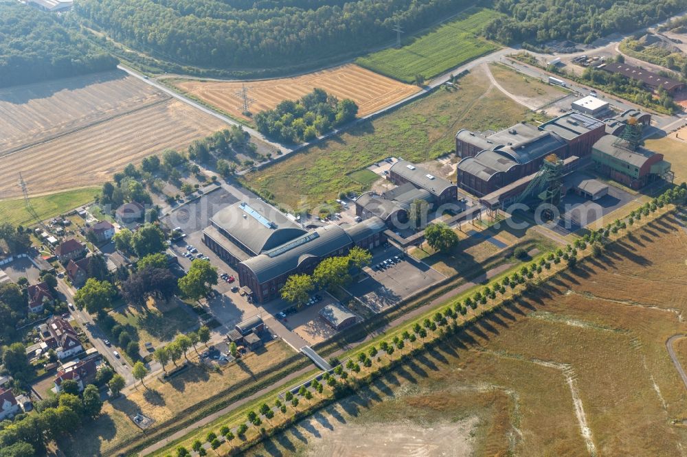 Aerial photograph Ahlen - Industrial monument of the technical plants and production halls of the premises of Zeche Westfalen in Ahlen in the state North Rhine-Westphalia, Germany