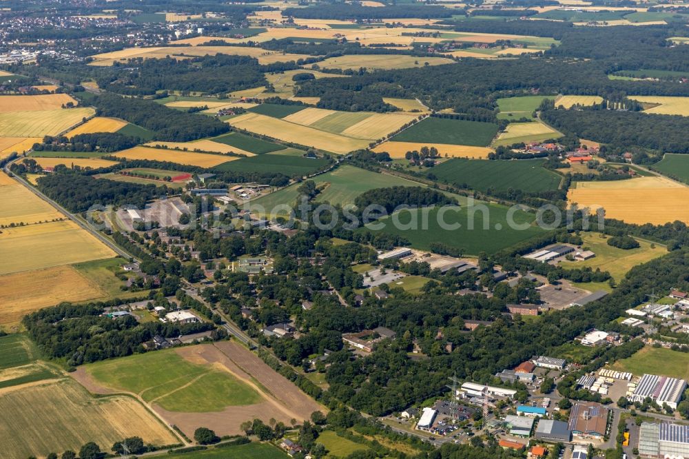 Aerial photograph Ahlen - Industrial monument of the technical plants and production halls of the premises of Zeche Westfalen in Ahlen in the state North Rhine-Westphalia, Germany