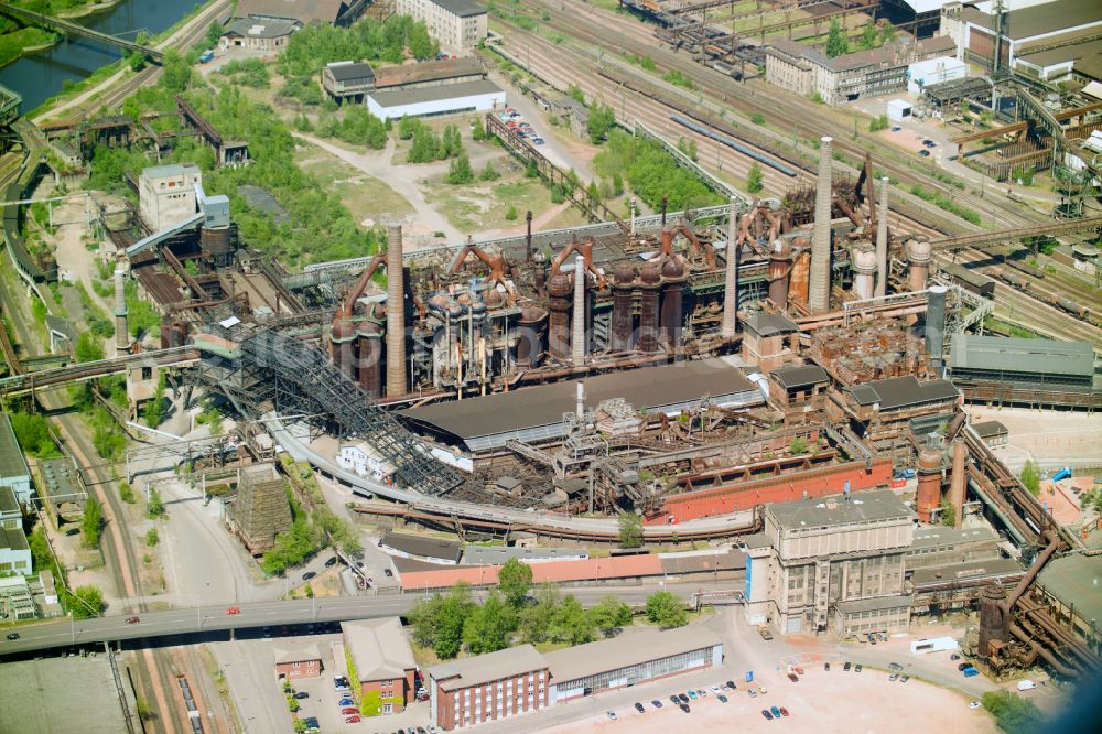 Aerial photograph Völklingen - Industrial monument of the technical plants and production halls of the steelworks Weltkulturerbe Voelklinger Huette in Voelklingen in the state Saarland, Germany