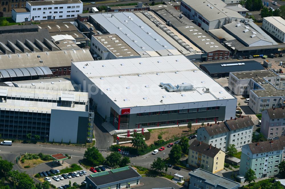 Aschaffenburg from the bird's eye view: Industrial and commercial area on street Hefner-Alteneck-Strasse - Schweinheimer Strasse in Aschaffenburg in the state Bavaria, Germany