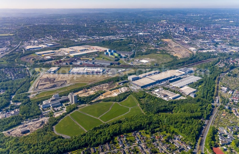 Dortmund from the bird's eye view: Industrial and commercial area with building materials trade and logistics center of Holcim HuettenZement GmbH Im Karrenberg in the district Westfalenhuette in Dortmund at Ruhrgebiet in the state North Rhine-Westphalia, Germany