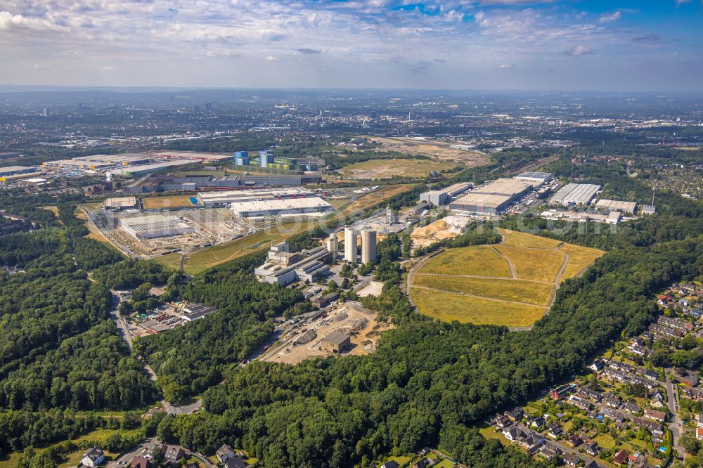 Dortmund from above - Industrial and commercial area with building materials trade and logistics center of Holcim HuettenZement GmbH Im Karrenberg in the district Westfalenhuette in Dortmund at Ruhrgebiet in the state North Rhine-Westphalia, Germany