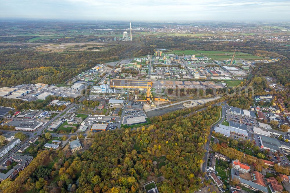Bergkamen from the bird's eye view: Industrial and commercial area in Bergkamen at Ruhrgebiet in the state North Rhine-Westphalia, Germany