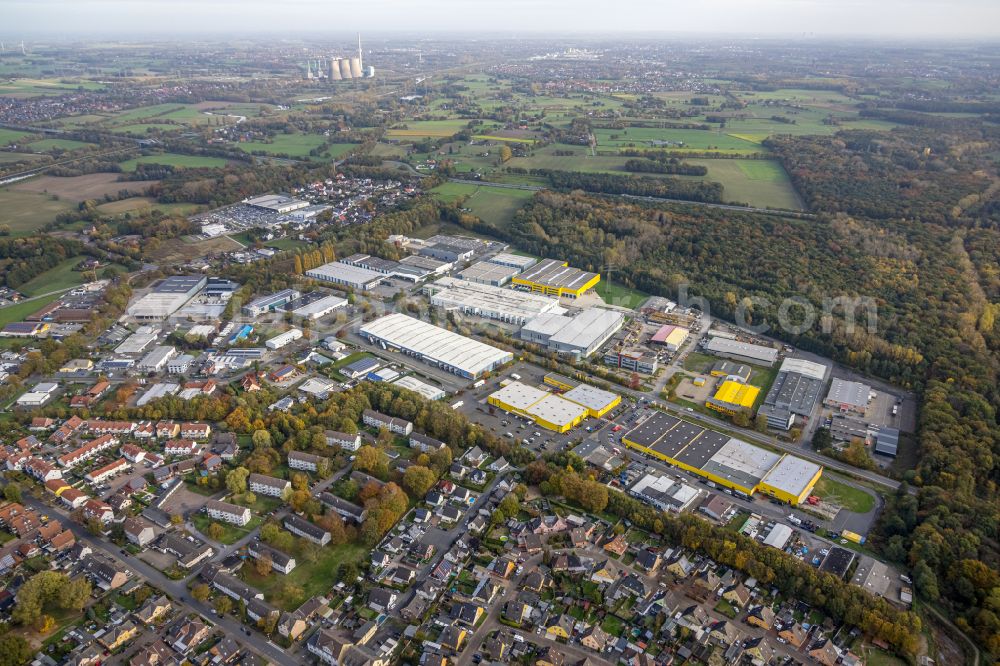 Aerial photograph Bergkamen - Industrial and commercial area along the Industriestrasse in Bergkamen at Ruhrgebiet in the state North Rhine-Westphalia, Germany