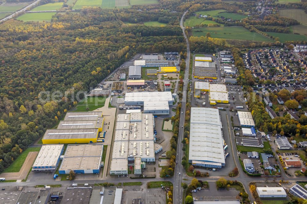 Aerial photograph Bergkamen - Industrial and commercial area along the Industriestrasse in Bergkamen at Ruhrgebiet in the state North Rhine-Westphalia, Germany