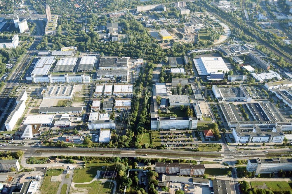 Aerial photograph Berlin - Industrial and commercial area Rhinstrasse - Allee der Kosmonauten destrict Marzahn in Berlin