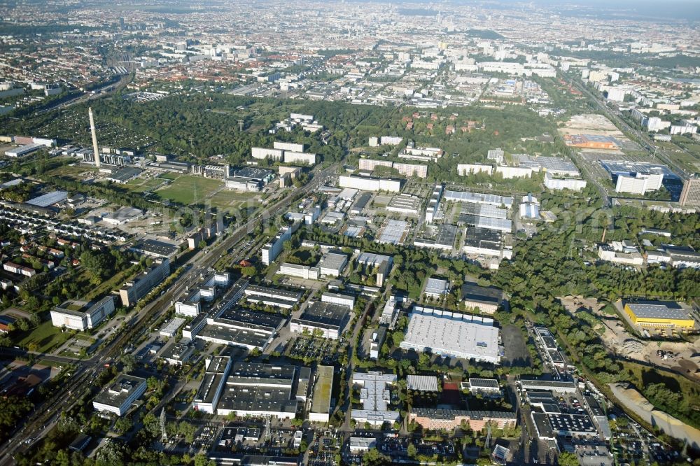 Aerial photograph Berlin - Industrial and commercial area Rhinstrasse - Allee der Kosmonauten destrict Marzahn in Berlin