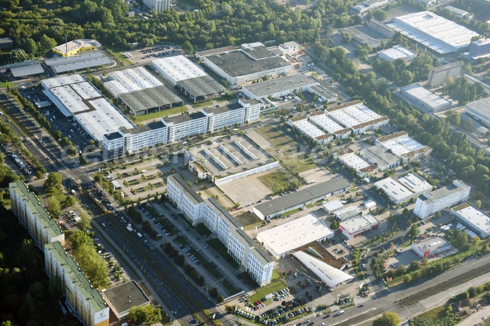 Aerial photograph Berlin - Industrial and commercial area Rhinstrasse - Allee der Kosmonauten destrict Marzahn in Berlin