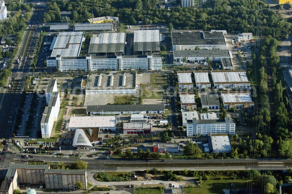 Aerial photograph Berlin - Industrial and commercial area Rhinstrasse - Allee der Kosmonauten destrict Marzahn in Berlin