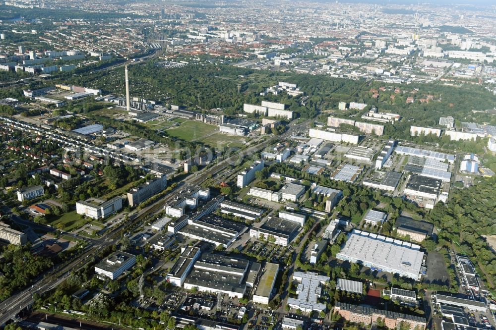 Aerial photograph Berlin - Industrial and commercial area Rhinstrasse - Allee der Kosmonauten destrict Marzahn in Berlin