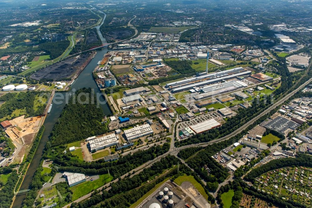 Aerial image Essen - Industrial and commercial area econova at the Bottroper Strasse in Essen in the state North Rhine-Westphalia. Also shown the TRIMET Aluminium SE building