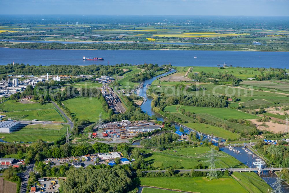 Stade from the bird's eye view: Industrial and commercial area Brunshausen in Stade in the state Lower Saxony, Germany