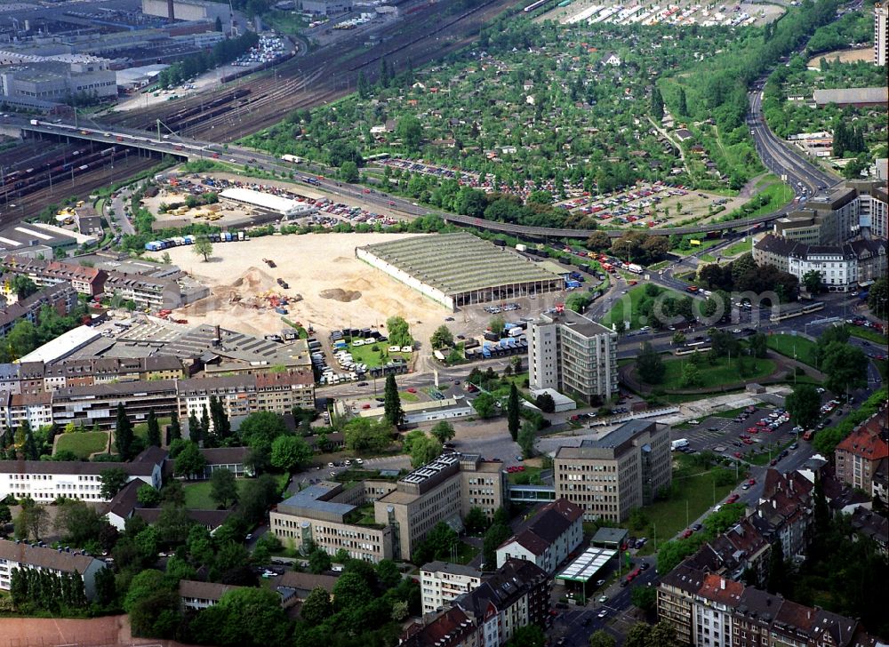 Aerial image Düsseldorf - Industrial and commercial area at the intersection of highways B1 - B7 - B8 in Moersenbroich district in Dusseldorf in North Rhine-Westphalia