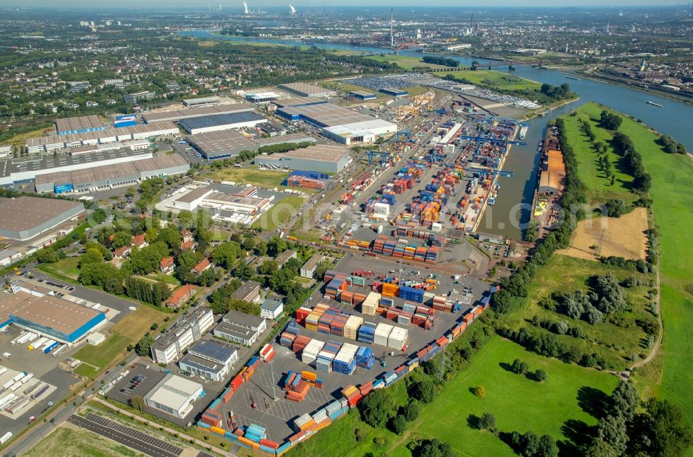 Aerial photograph Duisburg - Industrial and commercial area at the rhein river in Duisburg in the state North Rhine-Westphalia