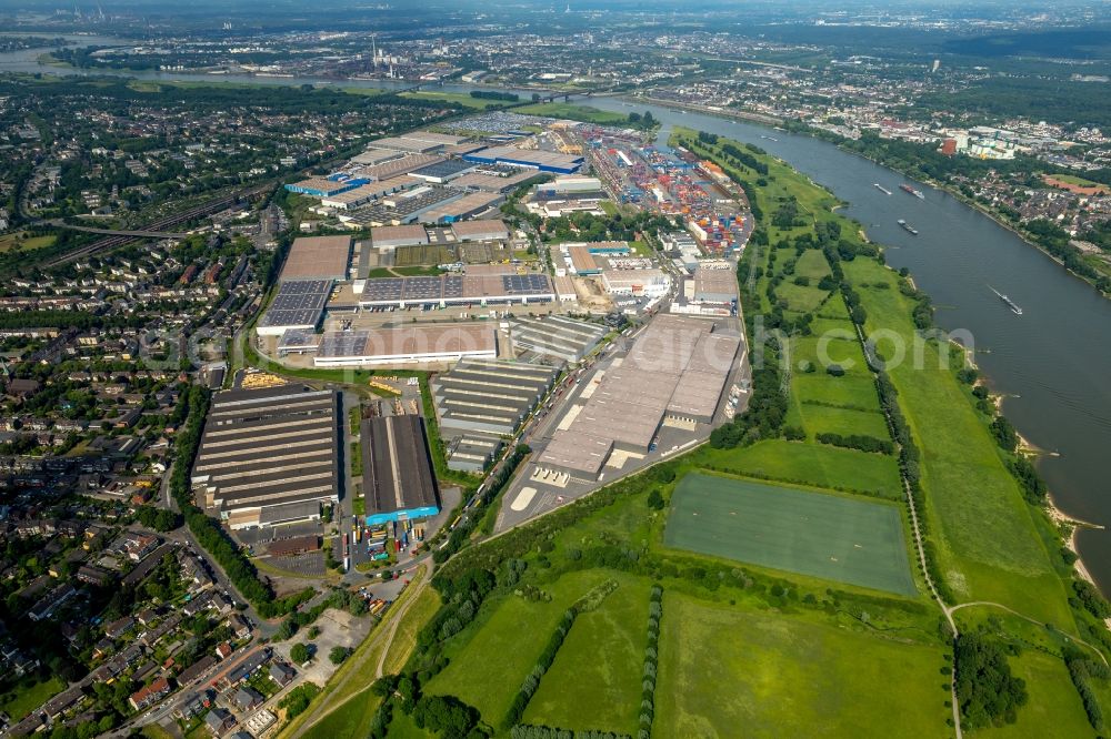 Duisburg from the bird's eye view: Industrial and commercial area along the Bliersheimer Strasse - Bismarckstrasse in Duisburg in the state North Rhine-Westphalia, Germany