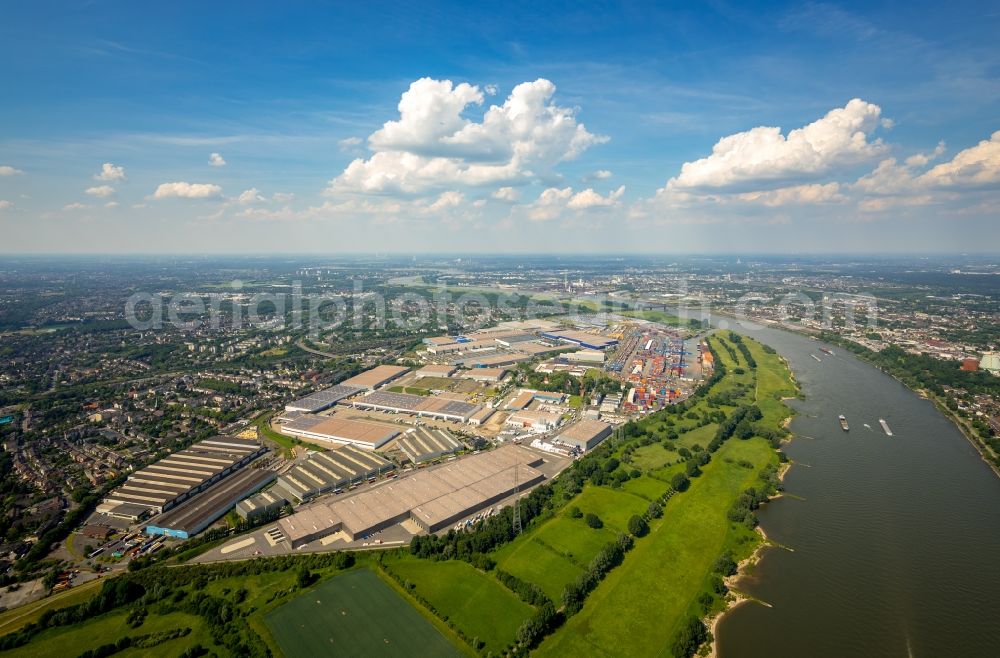 Aerial photograph Duisburg - Industrial and commercial area along the Bliersheimer Strasse - Bismarckstrasse in Duisburg in the state North Rhine-Westphalia, Germany