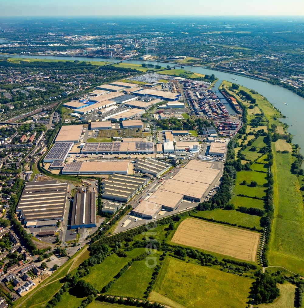 Aerial image Duisburg - Industrial and commercial area along the Bliersheimer Strasse - Bismarckstrasse in Duisburg in the state North Rhine-Westphalia, Germany