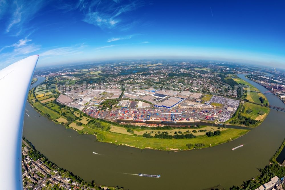 Duisburg from the bird's eye view: Industrial and commercial area along the Bliersheimer Strasse - Bismarckstrasse in Duisburg in the state North Rhine-Westphalia, Germany