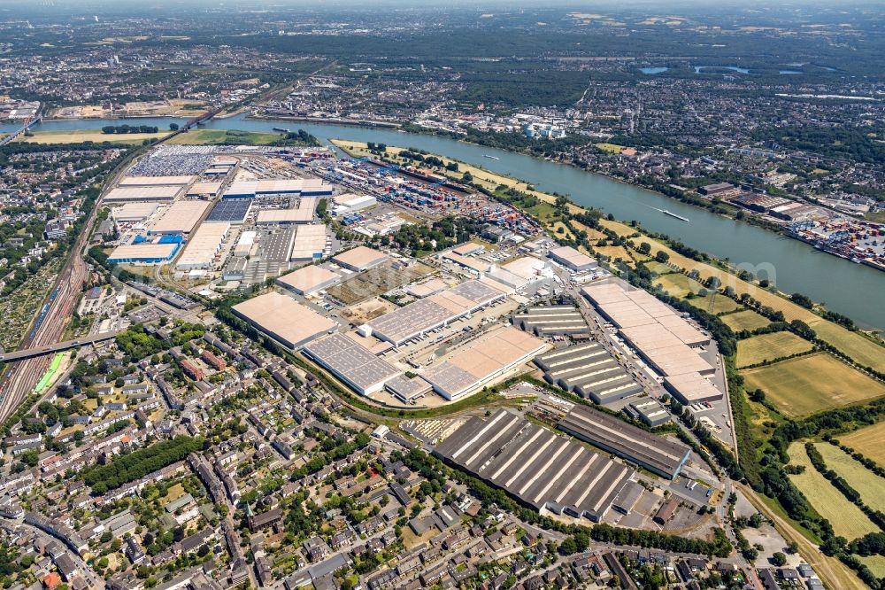 Aerial image Duisburg - Industrial and commercial area along the Bliersheimer Strasse - Bismarckstrasse in Duisburg in the state North Rhine-Westphalia, Germany