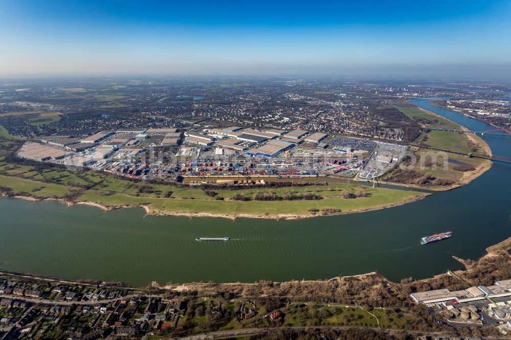 Aerial image Duisburg - Industrial and commercial area along the Bliersheimer Strasse - Bismarckstrasse - Osloer Strasse - Europaallee overlooking the container port in Duisburg at Ruhrgebiet in the state North Rhine-Westphalia, Germany