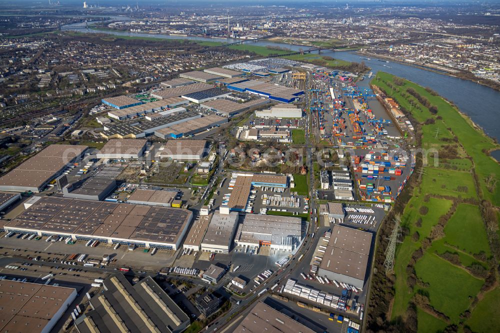 Duisburg from the bird's eye view: Industrial and commercial area in the district Friemersheim in Duisburg in the state North Rhine-Westphalia, Germany