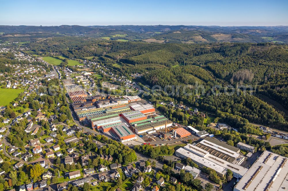 Aerial photograph Dahlbruch - Industrial and commercial area along the Marburger Strasse - Bundesstrasse B508 in the district Dahlbruch in Hilchenbach in the state North Rhine-Westphalia, Germany