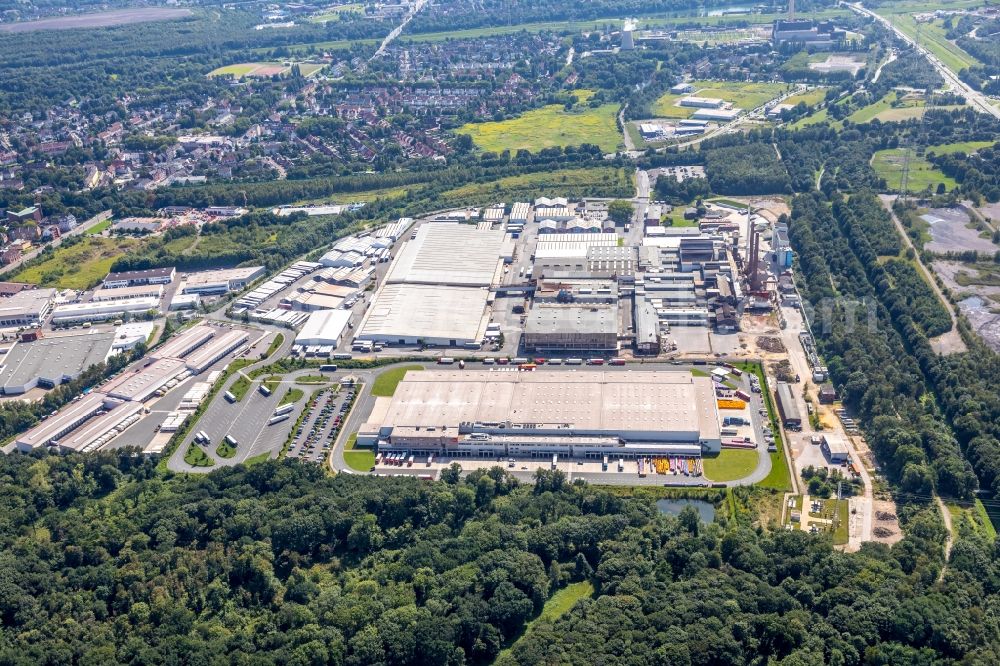 Aerial photograph Essen - Industrial and commercial area along the Ruhrglasstrasse in Essen in the state North Rhine-Westphalia, Germany